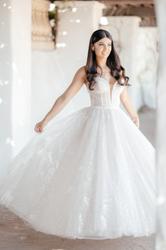 C2023-SHB558 - vestido de novia sin tirantes con forma de corazón y cuentas