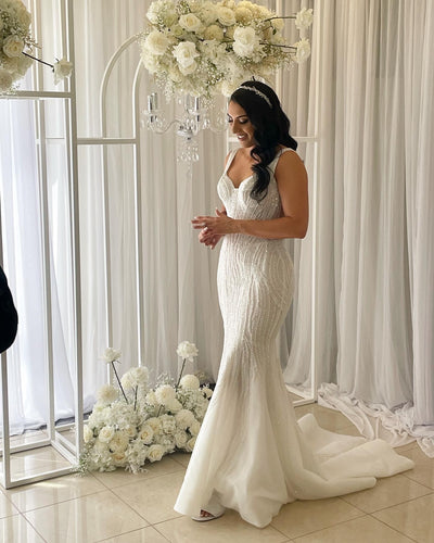 C2024-S812 - vestido de novia de pedrería sin mangas con sobrefalda desmontable