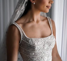 C2024-BG212b - sleeveless scoop neck wedding ball gown dress