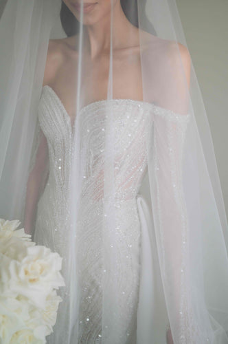 C2024-LS58B - robe de mariée à épaules dénudées et perles avec manches longues amovibles