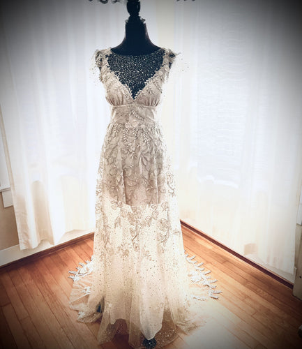 C2024-VE48 - Vestido de novia vintage con manga japonesa, bordado de pedrería y adornos de encaje