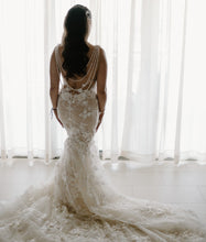 C2024-VN61 - Vestido de novia sin mangas con escote en V y escote en V con espalda abierta y drapeado de perlas