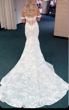 C2024-CF326 - Vestido de novia de encaje con hombros caídos y corpiño tipo corsé incorporado