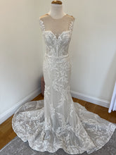 C2024-NB73 - sleeveless illusion bust line lace wedding gown