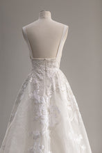C2023-SB668 Sleeveless scoop neck wedding ball gown dress