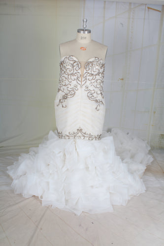 C2022-AurielJ - robe de mariée évasée grande taille avec ligne de buste bustier en cœur