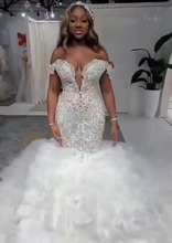 C2022-FF787 - Vestido de novia de vuelo, con hombros descubiertos, pedrería de cristal de Swarovski y falda sirena de tul con volantes