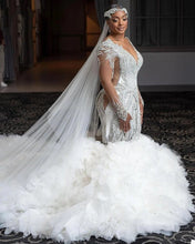 C2022-SLSB448 - Robe de mariée transparente grande taille à manches longues avec Swarovski Crystal Bling