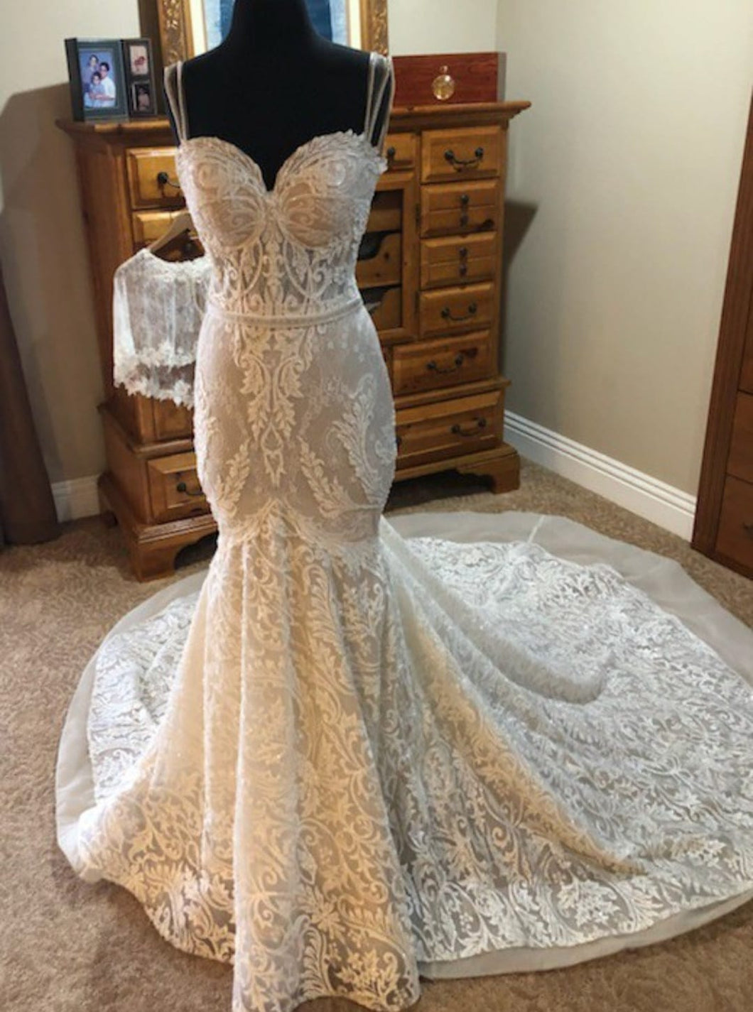 C2022-CL767 Strapless vintage lace wedding gown