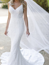 C2022-be882 backless v-neck embroidered wedding gown with straps