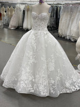 C2022-SFB822 - sweetheart strapless lace wedding ball gown