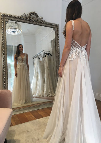 C2022-LX221 vestido de novia fluido con cintura imperio y espalda descubierta