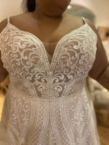 C2023-ps221 robe de mariée en dentelle grande taille perlée avec bretelles spaghetti