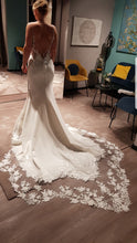 C2022-SF-48 - Backless lace wedding gown with long train