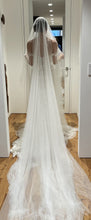C2022-os71 - Bonito vestido de novia de encaje con forma de corazón y tirantes
