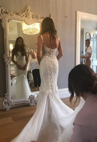 C2022-FF022 - Vestido de novia con bordado de pedrería por menos 