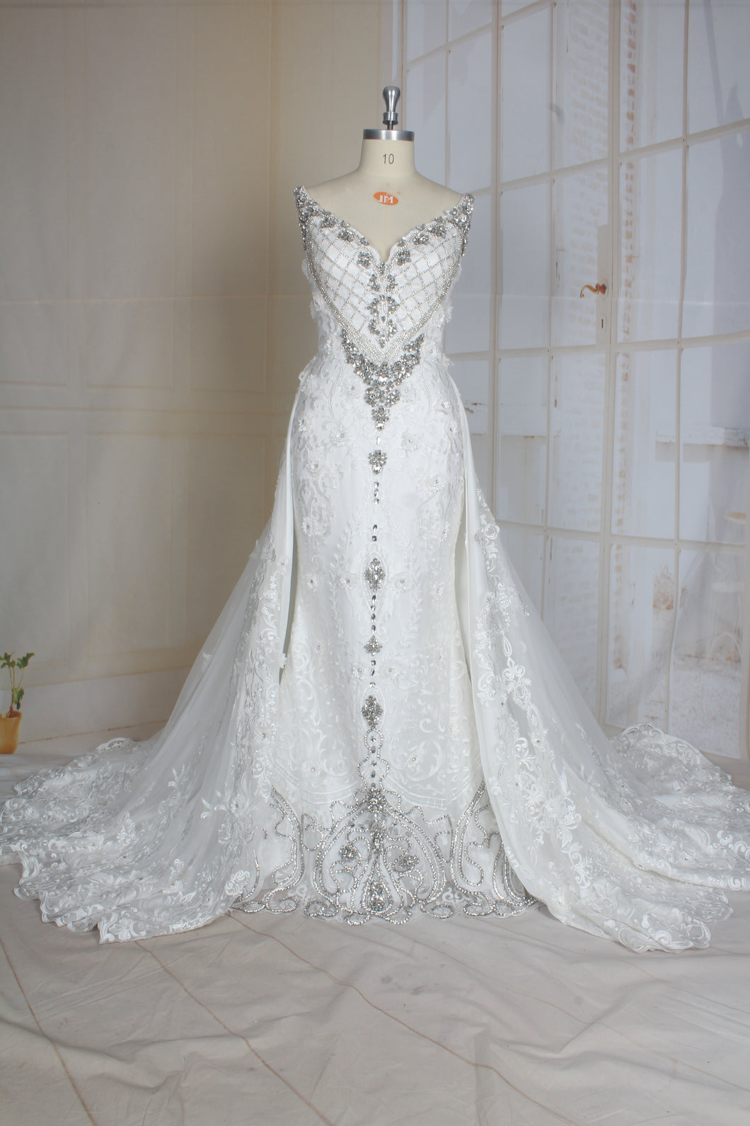 C2021-Perrline - Robe de mariée sans manches en perles de cristal swarovski avec traîne amovible