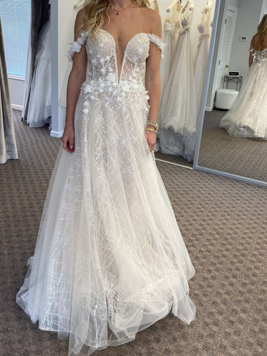 C2022-OSA77 vestido de novia evasé color marfil con hombros descubiertos